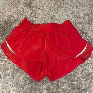 Hotty hot low rise 2.5 inch Lululemon shorts